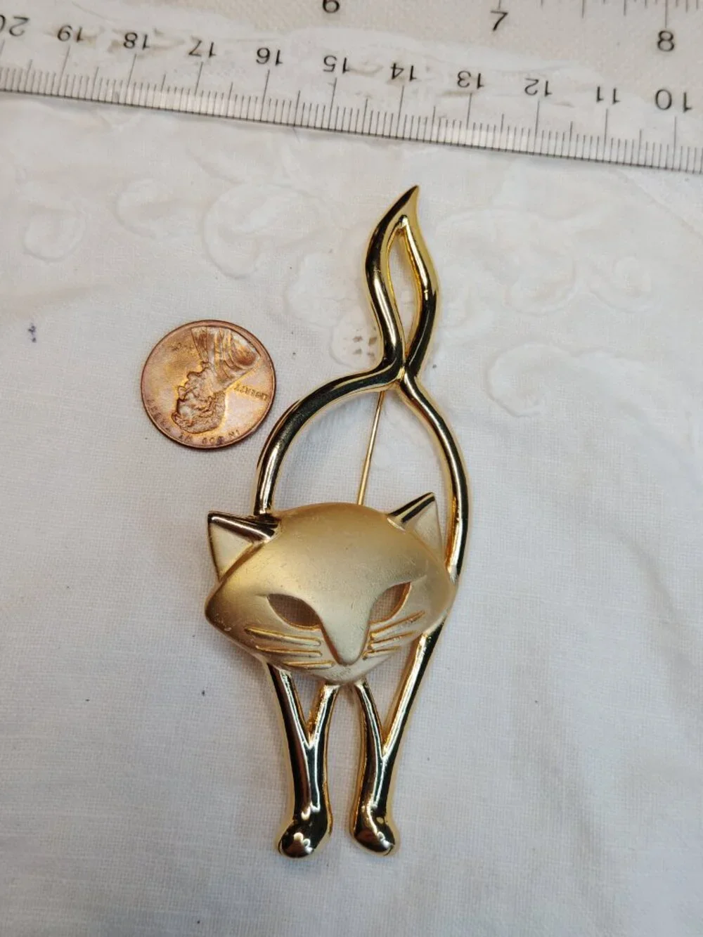 Vintage JJ Attila Cat Brooch, Gold Tone Modernist Kitty Pin, 3.5